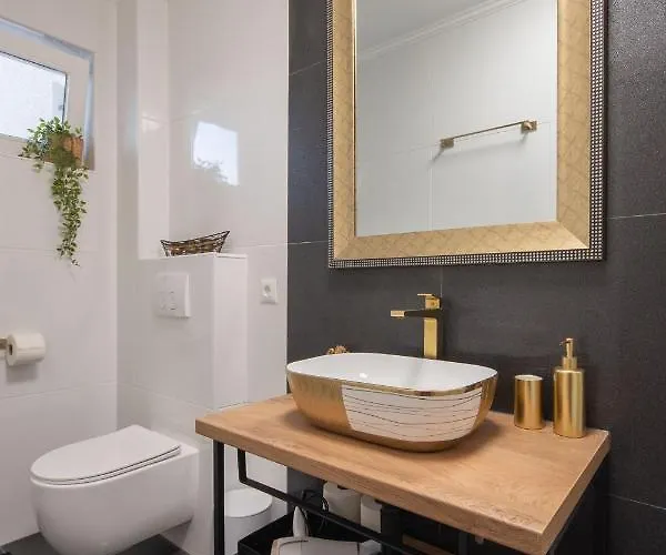 Apartament Wellness D'or - Exclusive New With Whirlpool, Sauna, Sunny Terrace, Private Parking *