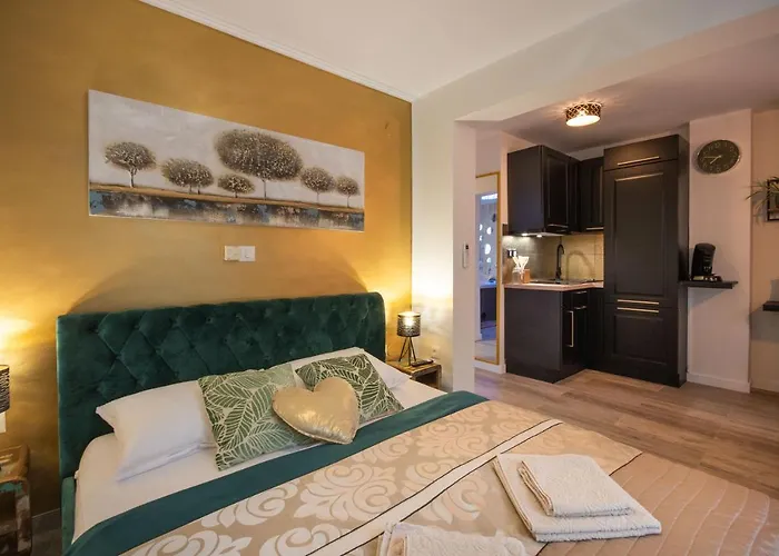 Apartament Wellness D'or - Exclusive New With Whirlpool, Sauna, Sunny Terrace, Private Parking Poreč