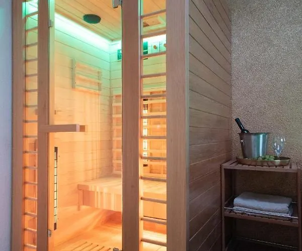 Wellness D'or - Exclusive New With Whirlpool, Sauna, Sunny Terrace, Private Parking Apartament
