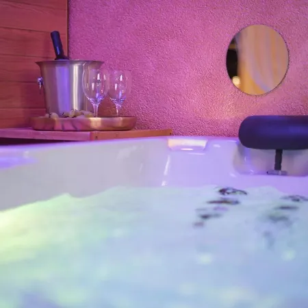 Wellness D'or - Exclusive New With Whirlpool, Sauna, Sunny Terrace, Private Parking Apartment Poreč