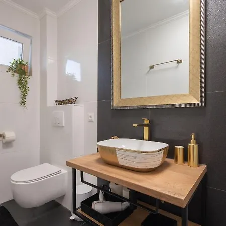 Apartment Wellness D'or - Exclusive New With Whirlpool, Sauna, Sunny Terrace, Private Parking *