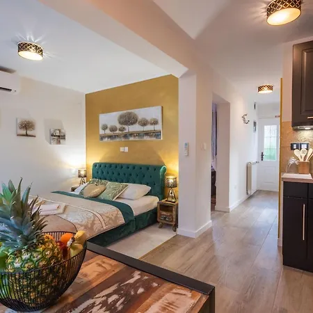 Wellness D'or - Exclusive New With Whirlpool, Sauna, Sunny Terrace, Private Parking Apartment