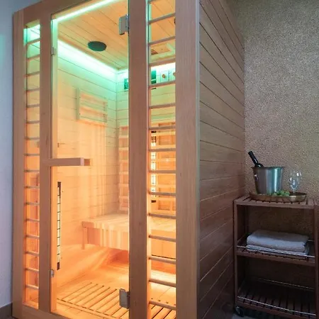 Wellness D'or - Exclusive New With Whirlpool, Sauna, Sunny Terrace, Private Parking Apartman