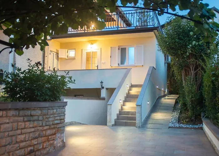 Wellness D'or - Exclusive New With Whirlpool, Sauna, Sunny Terrace, Private Parking Apartment Poreč